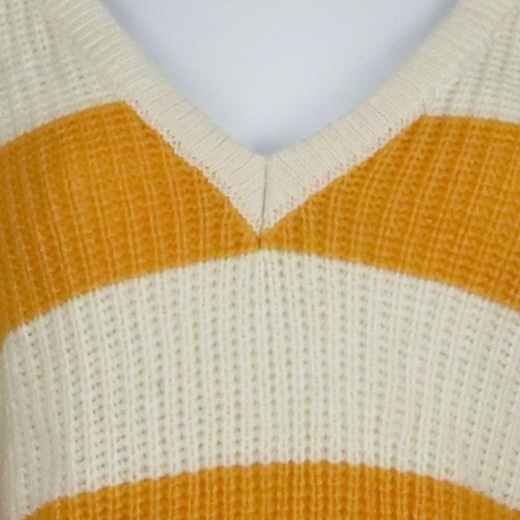 Emotions* Women's Long Sleeve V-Neck Straight Hem Ribbed‎ Sweater~ Size Large - Picture 3 of 8